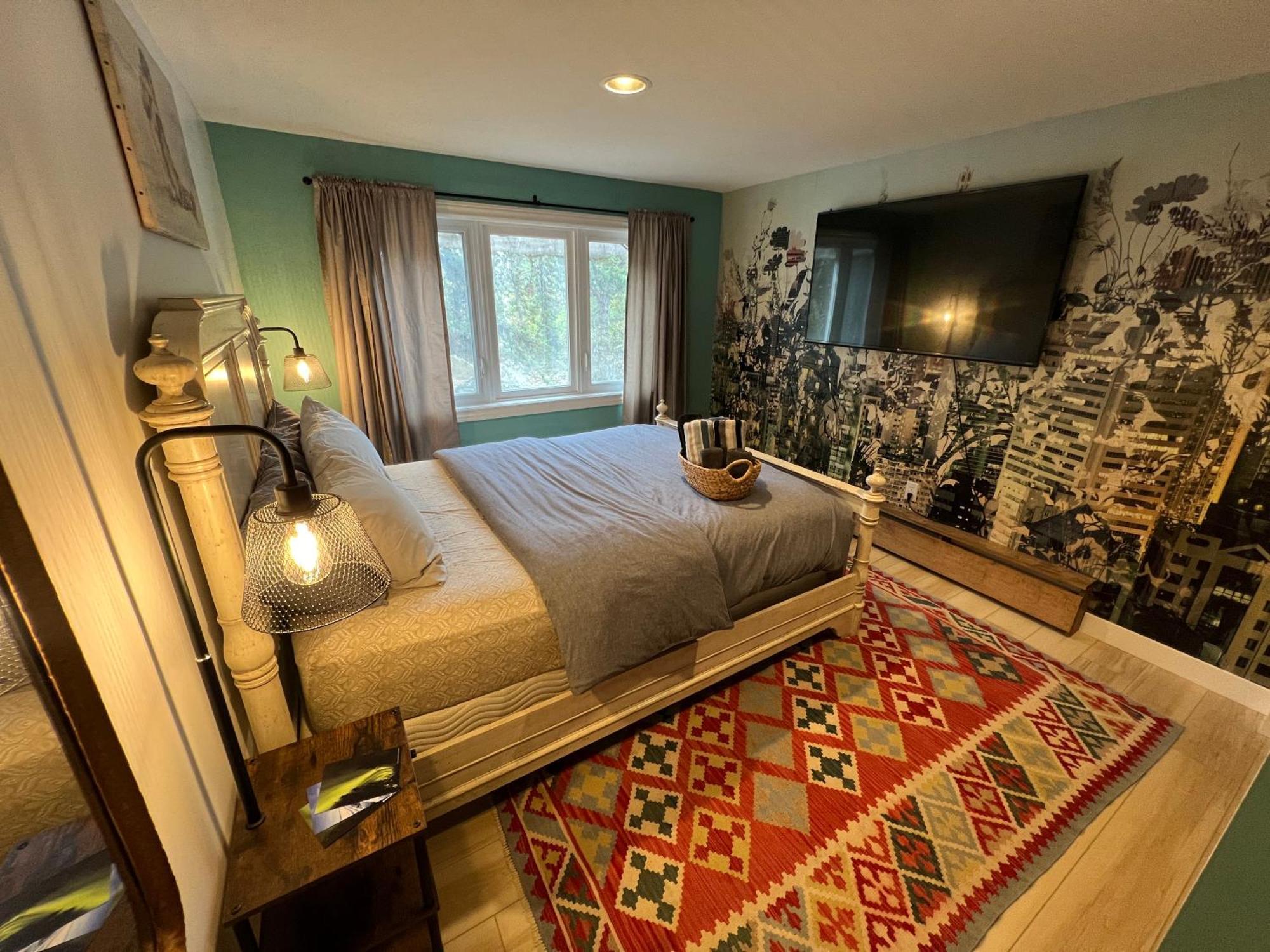 好丘。Hacho House Bed & Breakfast Yellowknife Bagian luar foto